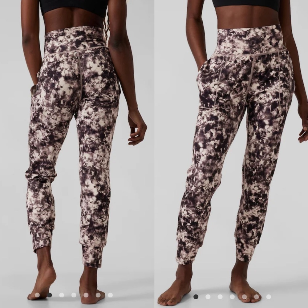 Athleta Salutation Printed Jogger